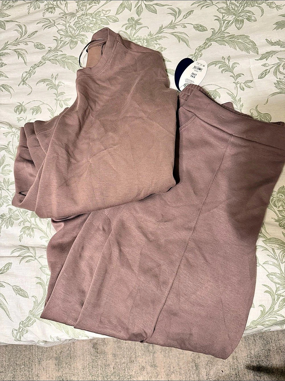 Scoop Women's Scubaknit Sweatshirt and Seamed Sweatpants Set Scubaknit